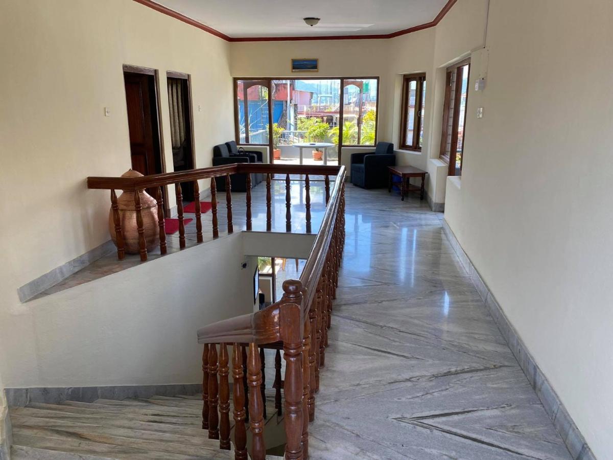 Hotel Blue Magnet Pokhara Esterno foto