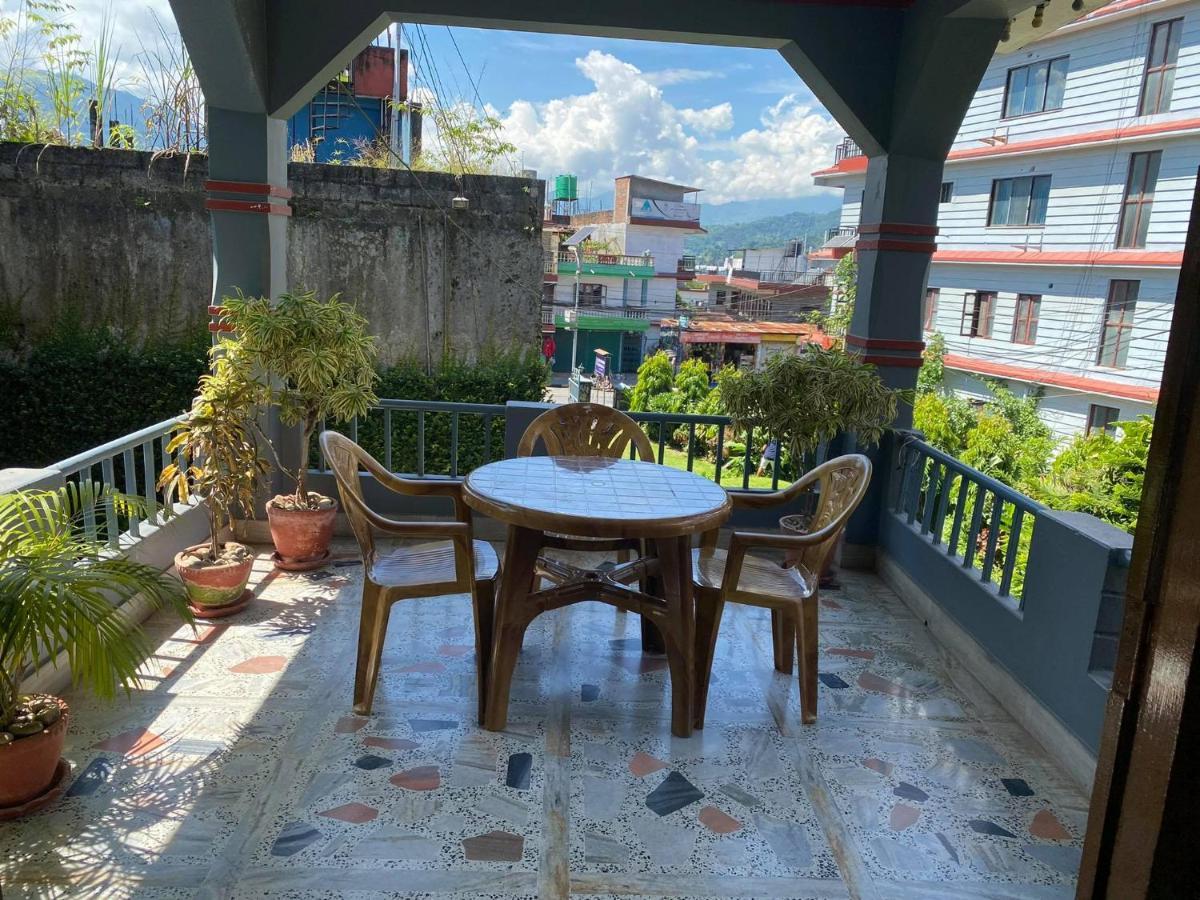 Hotel Blue Magnet Pokhara Esterno foto