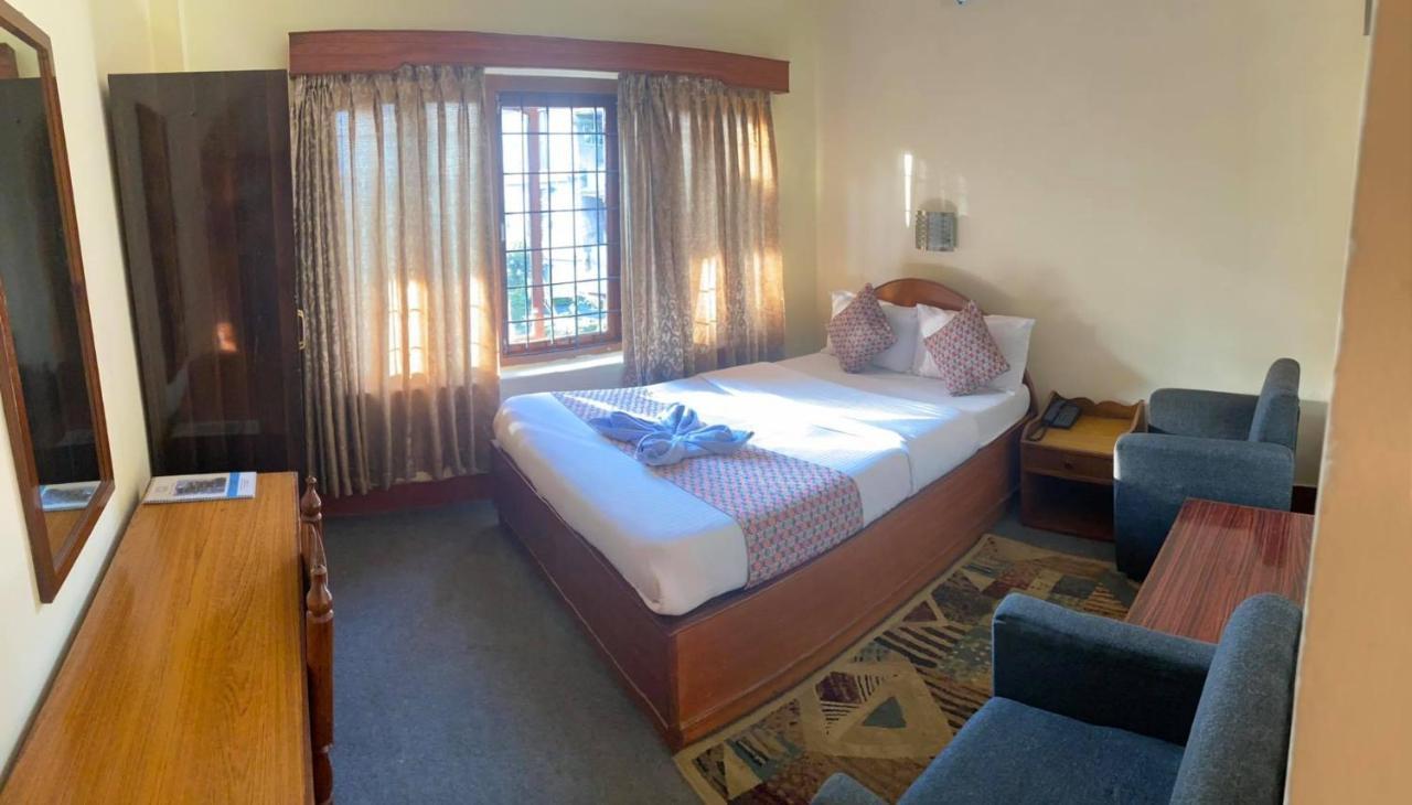 Hotel Blue Magnet Pokhara Esterno foto
