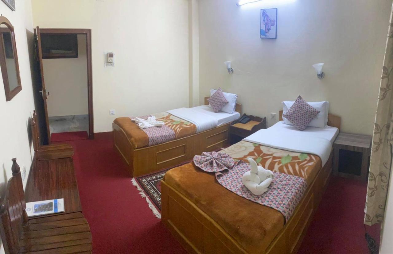 Hotel Blue Magnet Pokhara Esterno foto