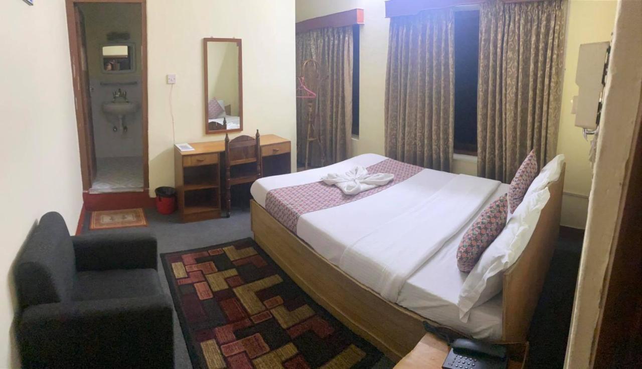 Hotel Blue Magnet Pokhara Esterno foto