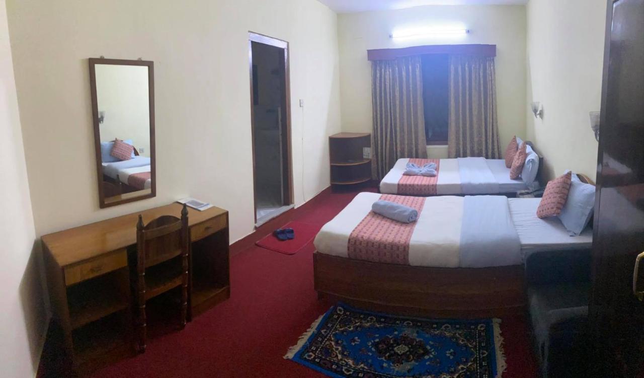 Hotel Blue Magnet Pokhara Esterno foto
