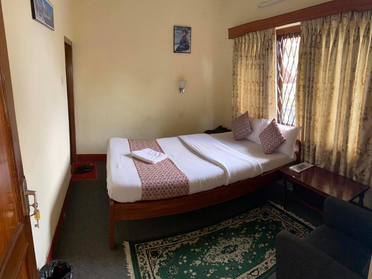 Hotel Blue Magnet Pokhara Esterno foto
