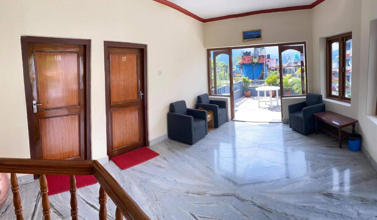 Hotel Blue Magnet Pokhara Esterno foto