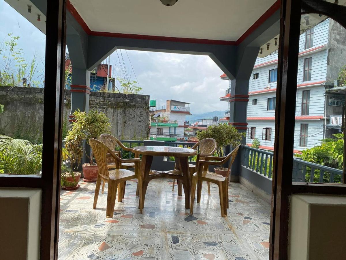 Hotel Blue Magnet Pokhara Esterno foto