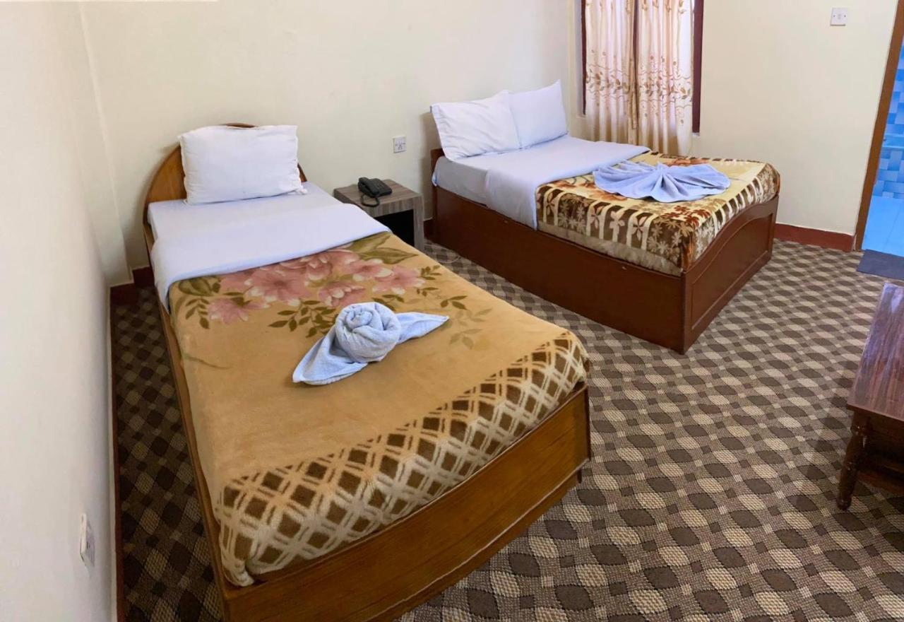 Hotel Blue Magnet Pokhara Esterno foto
