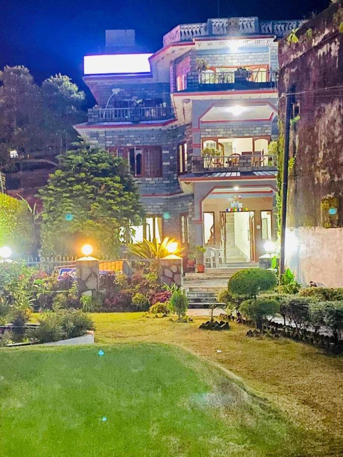 Hotel Blue Magnet Pokhara Esterno foto
