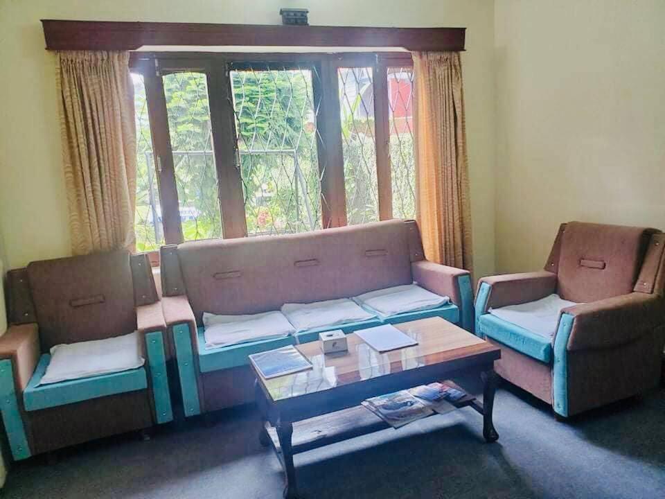 Hotel Blue Magnet Pokhara Esterno foto