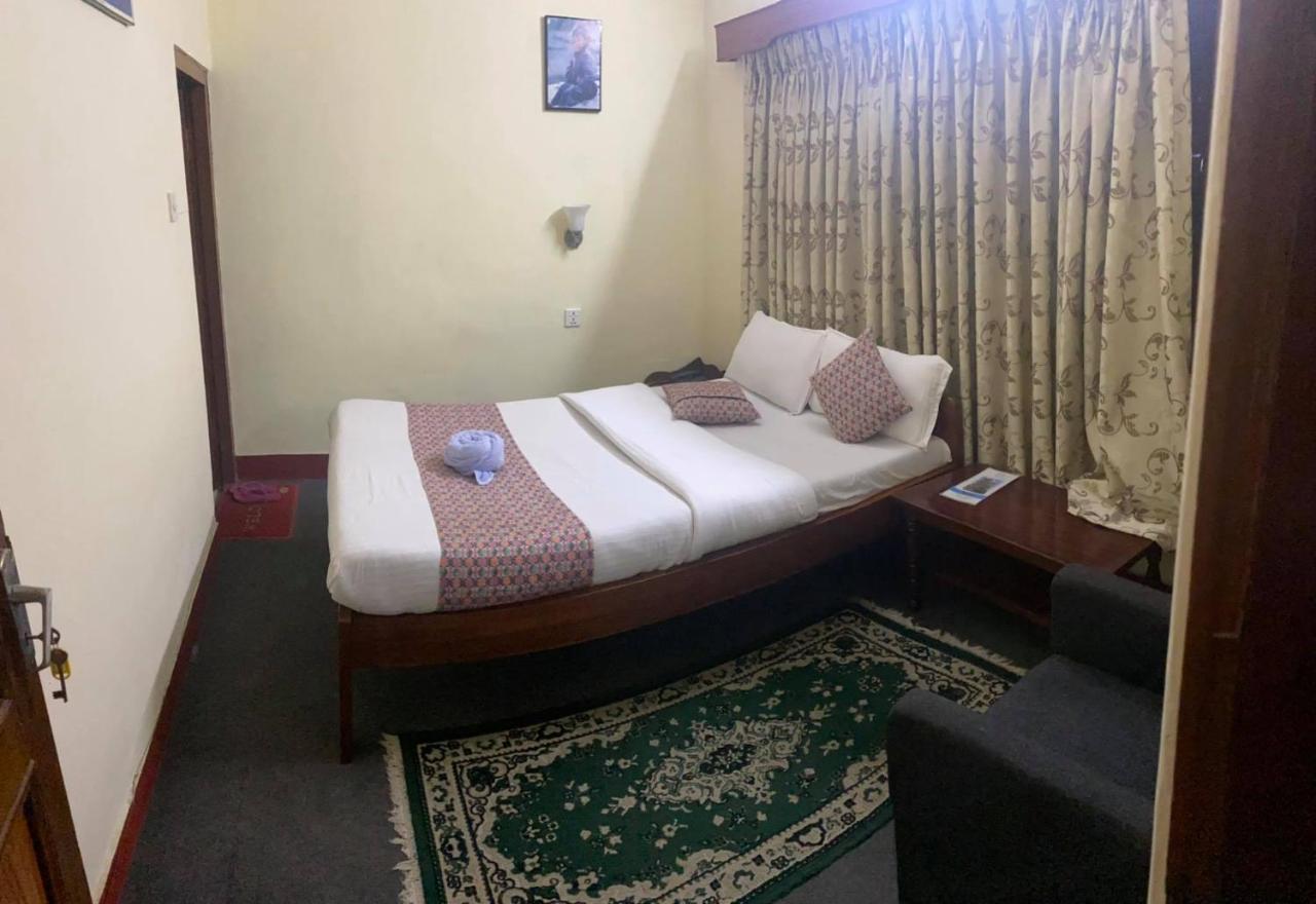 Hotel Blue Magnet Pokhara Esterno foto