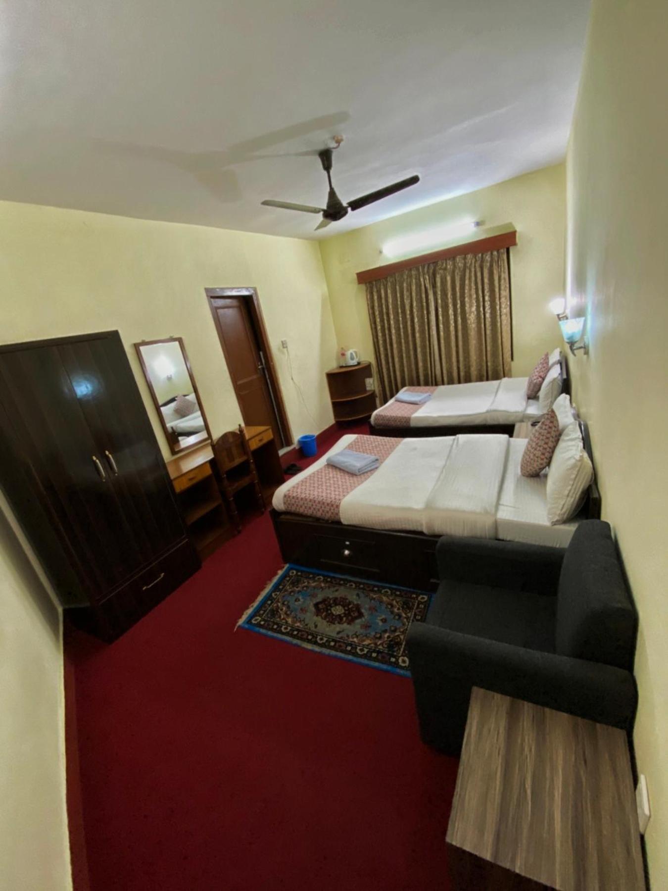 Hotel Blue Magnet Pokhara Esterno foto