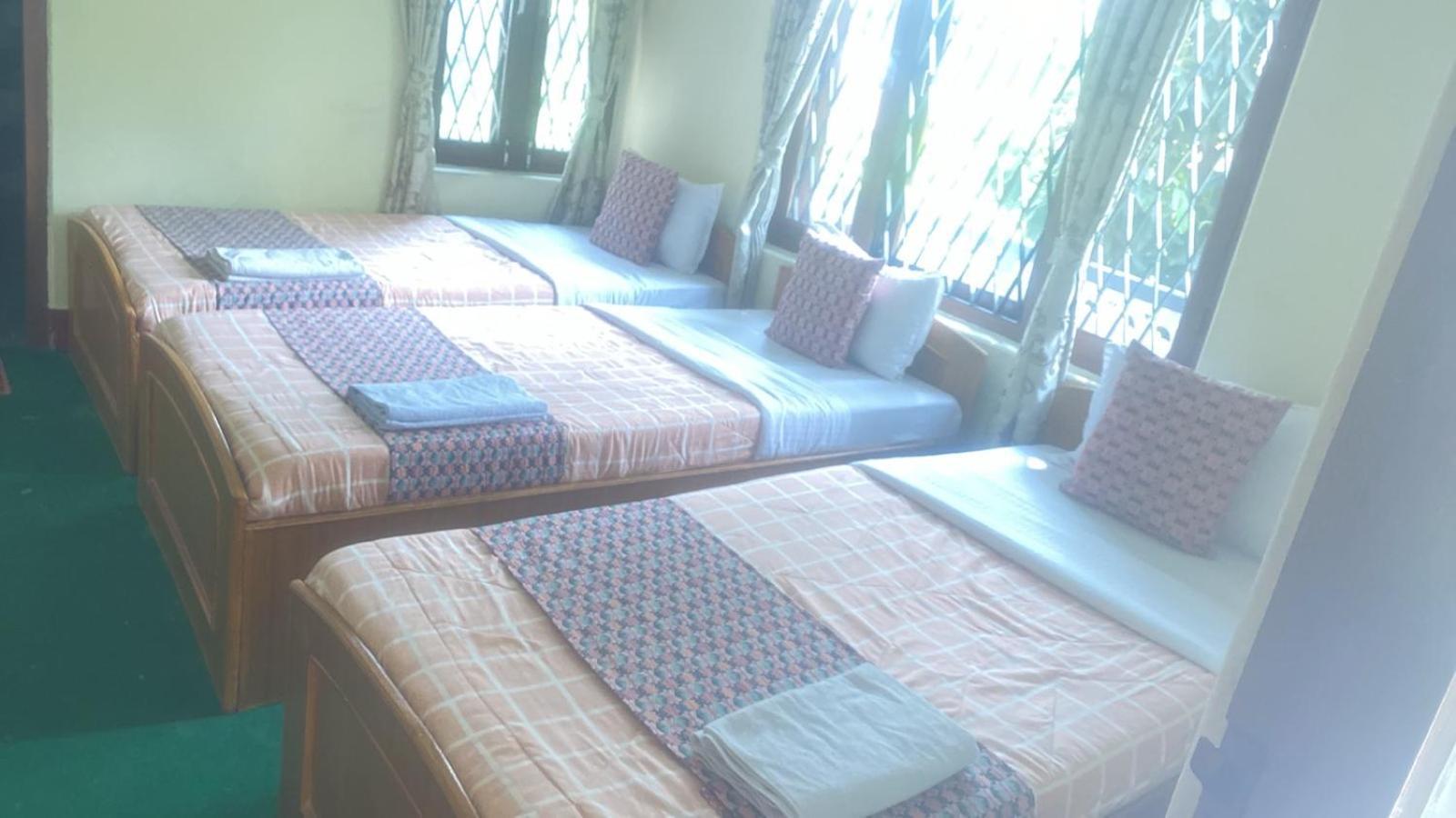 Hotel Blue Magnet Pokhara Esterno foto